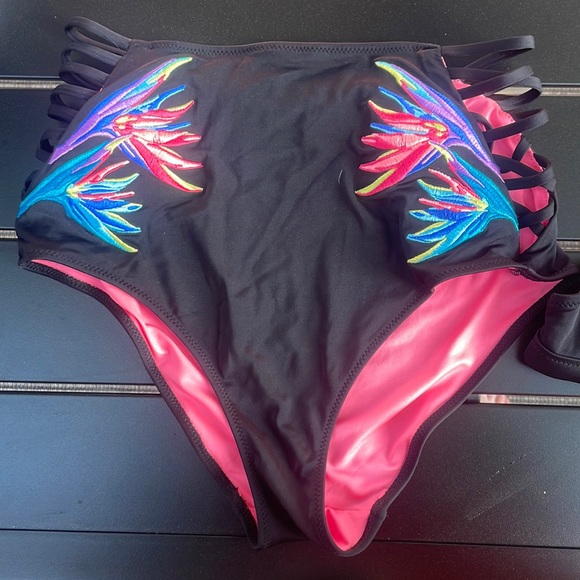 PINK HIGH WAISTED BIKINI - Picture 1 of 3